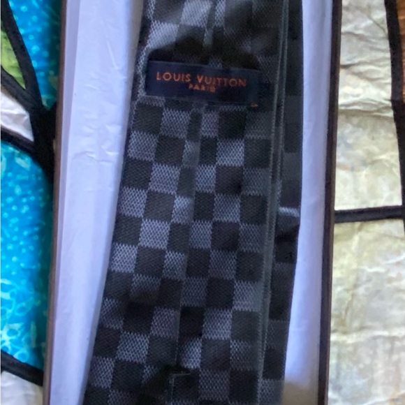 Louis Vuitton silk tie - Picture 2 of 7